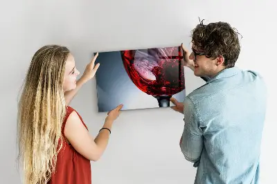 Tablă magnetică pentru copii sub formă de pahar de vin