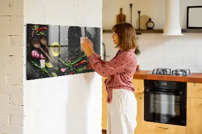 Tablă magnetică pentru condimente pe tejghea