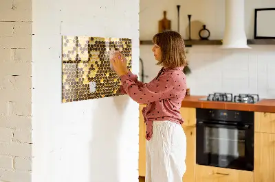 Tablă magnetică în formă de fagure de miere